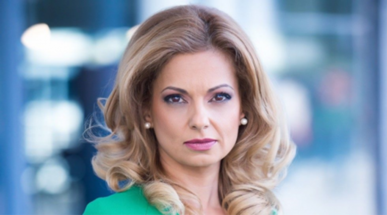 Скандал в БНТ! Излъгаха топ водещата Аделина Радева