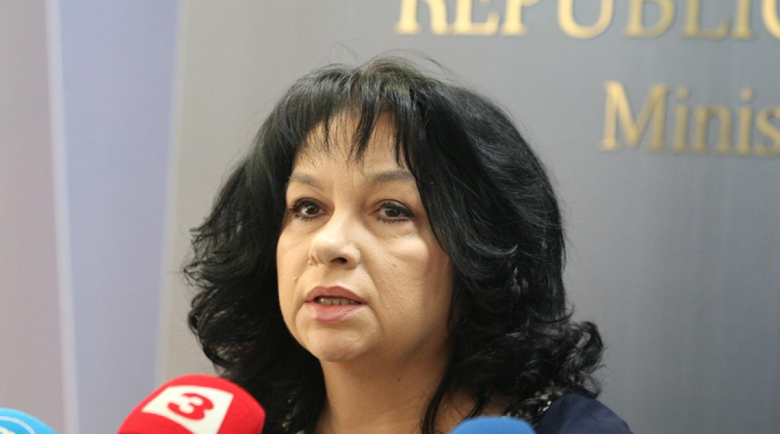 Министър Петкова: Цената на тока няма да бъде повишена