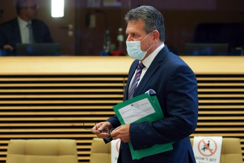 Еврокомисар обясни защо са толкова високи цените на тока и газа