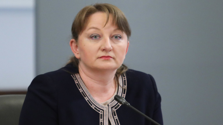 Сачева: Основен виновник за недоверието в институциите е служебният кабинет