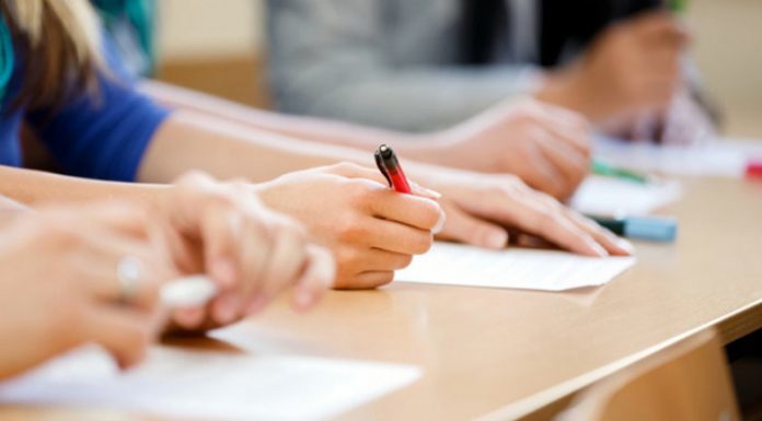 Българи от седем държави следват висше у нас без такси