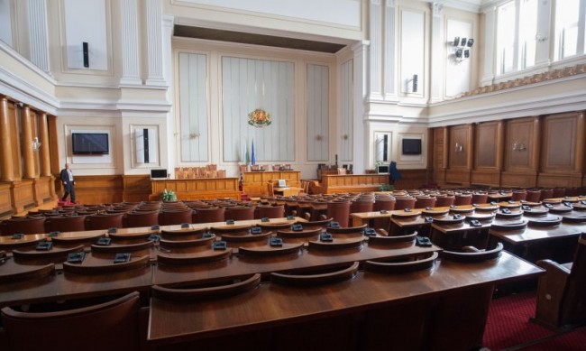 Все по-близо до съставяне на правителство: Кои са спряганите имена за министри