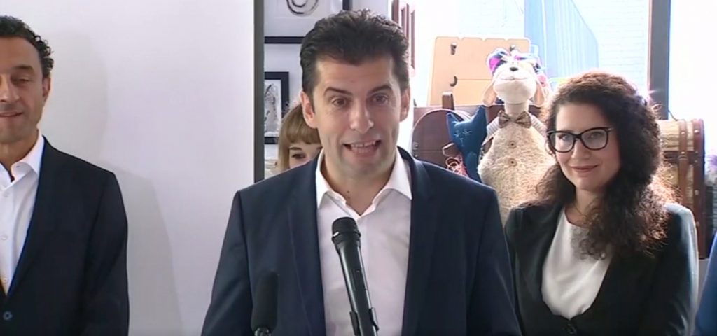 Новата власт идва: Парламентът ще гласува проектоправителството на Кирил Петков