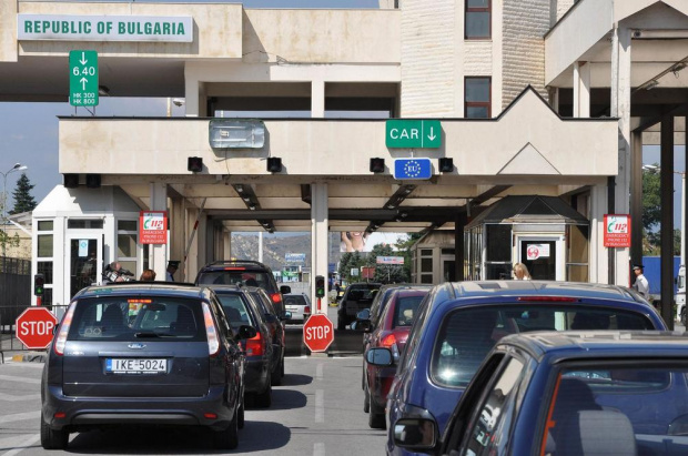 Облекчават мерките за влизане в България от 1 февруари