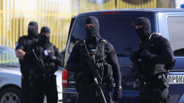 Акция на ГДБОП в София и няколко области в страната, има задържани