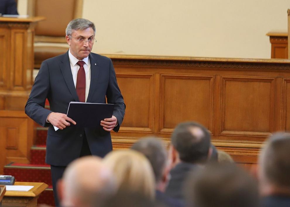 Карадайъ: Вместо да се решат проблемите на общините, премиерът ще им праща проверки
