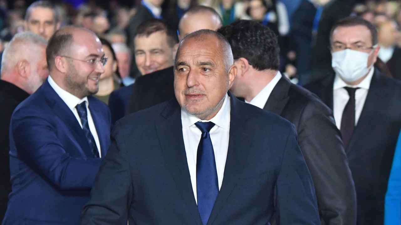 ГЕРБ преизбра Борисов за председател на партията и прави щаб за предсрочни избори