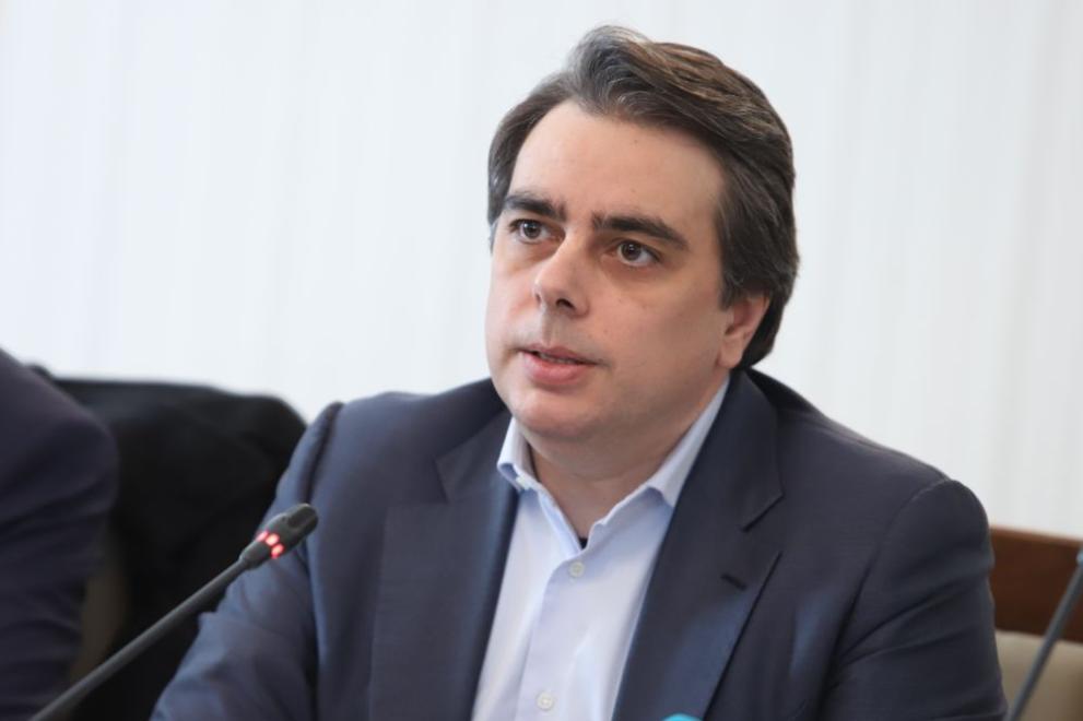 Василев: Виждаме неоправдано увеличение на цени при определени търговци