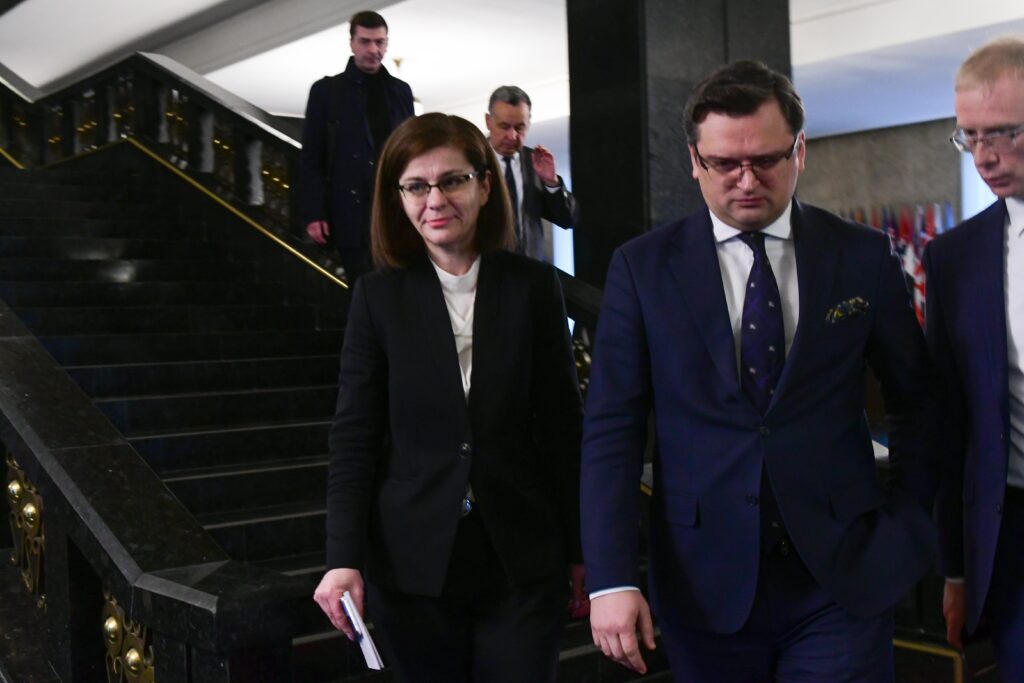 Кулеба: Тези, които не помагат на Украйна, помагат на руската агресия и убиването на съгражданите ни
