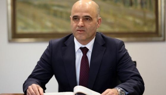 Ковачевски иска културни центрове за македонците в България