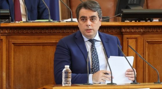 Василев с емоционално изказване на дебатите по вота на недоверие