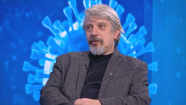 Проф: Витанов: 4500 болни от COVID-19 ще имаме дневно в пика на настоящата вълна
