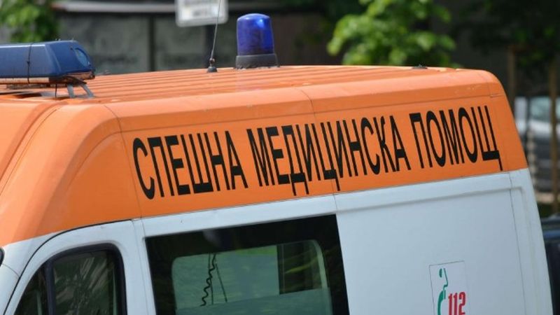 3-годишно дете е с опасност за живота, след като го блъсна мотор