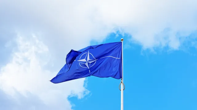 НАТО: Падналата в Полша ракета е на Украйна, но отговорността е на Русия