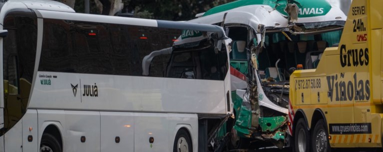 Сблъсък на два автобуса в Барселона, има над 50 ранени